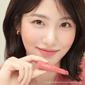 3 cách che khuyết điểm mụn sưng đỏ trên mặt - Kallos Vietnam