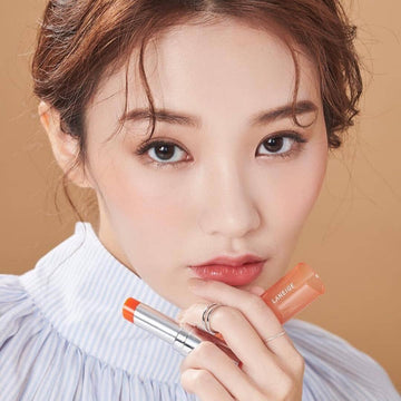 7 bước tẩy trang môi sau khi đánh son đỏ - Kallos Vietnam