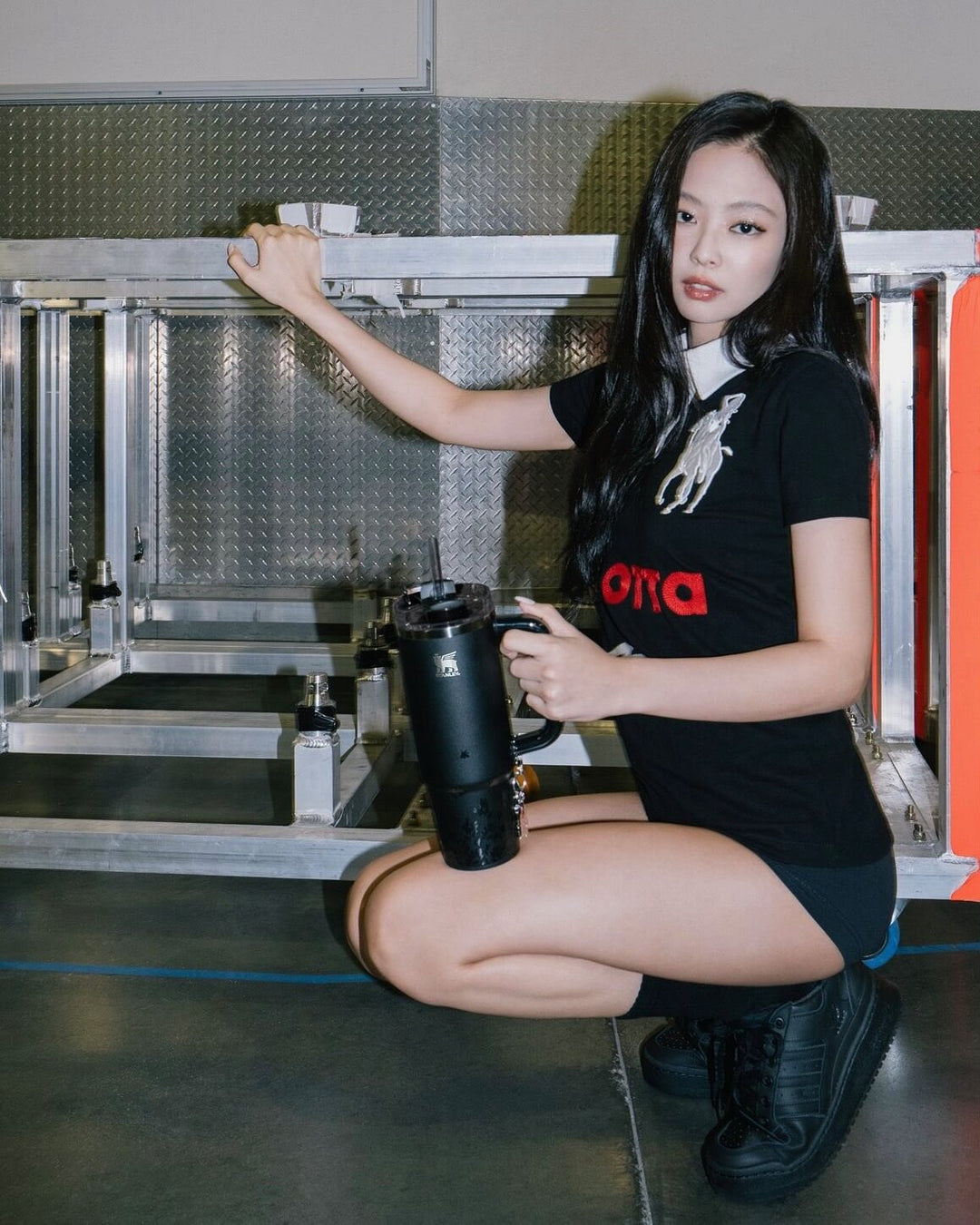 Bình Nước Stanley 1913 x JENNIE Quencher Luxe Tumbler #Midnight Ruby