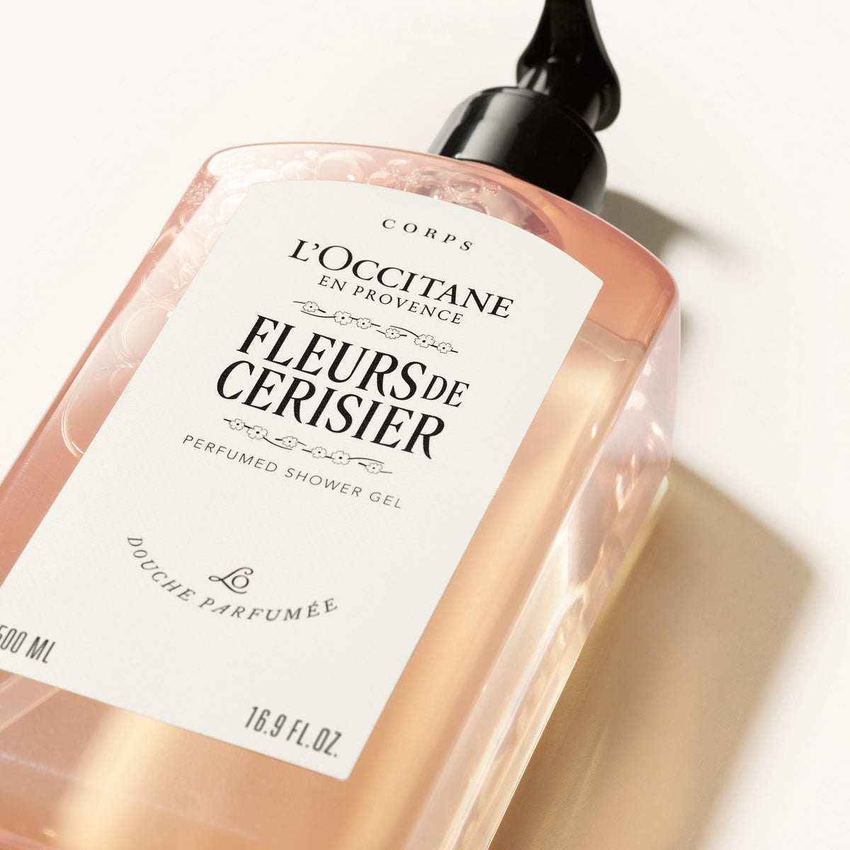 Bộ Quà Tặng L'OCCITANE Cherry Blossom Shower Gel Deluxe & Pouch Set