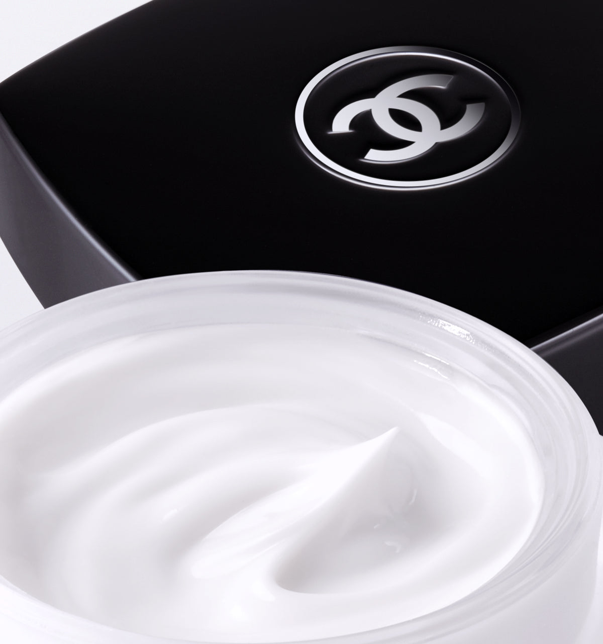 Kem Dưỡng CHANEL Hydra Beauty Crème Hydration Protection Radiance - Kallos Vietnam