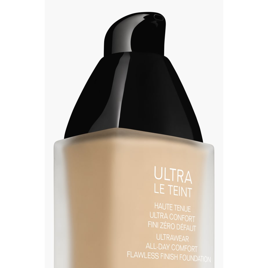 Kem Nền CHANEL Ultra Le Teint #B20 - Light Medium Shade