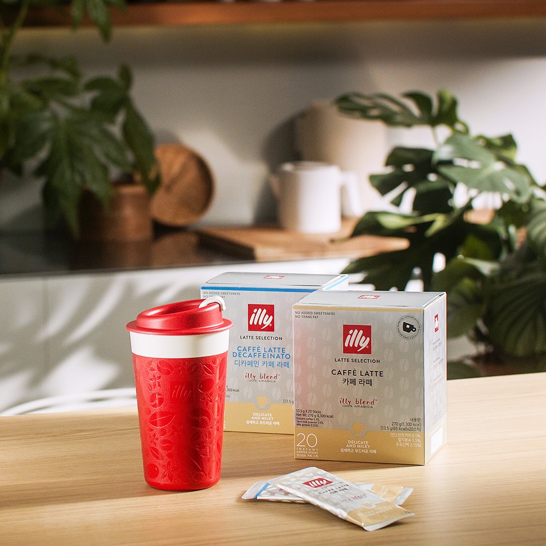 Ly ILLY Travel Mug Zagnoli Matte Red