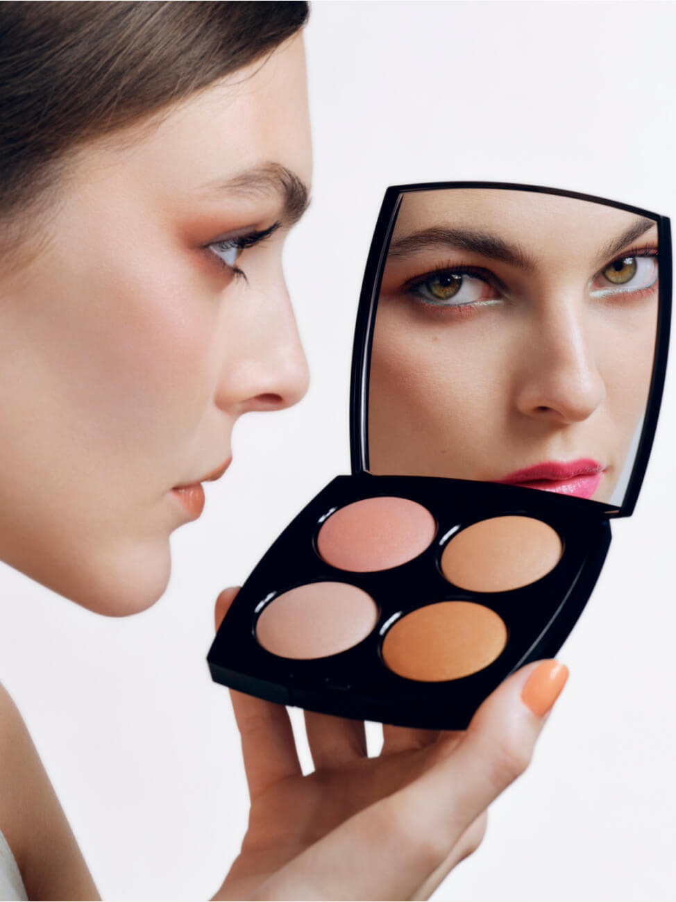 Phấn CHANEL Jeux de Lumières Eyeshadow & Highlighter Palette - Kallos Vietnam
