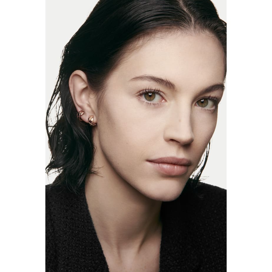 Phấn Phủ CHANEL Les Beiges Glow Sheer Powder #B10 Light Shade - Kallos Vietnam