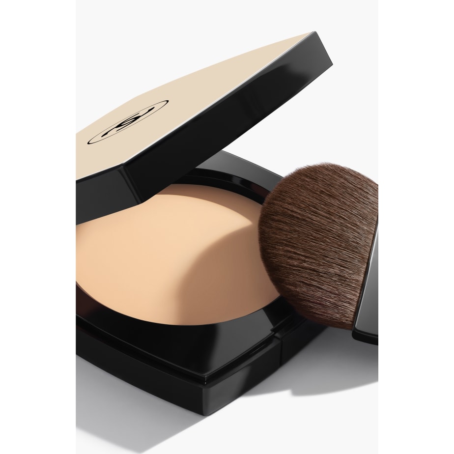 Phấn Phủ CHANEL Les Beiges Glow Sheer Powder #B20 Light Medium Shade - Kallos Vietnam