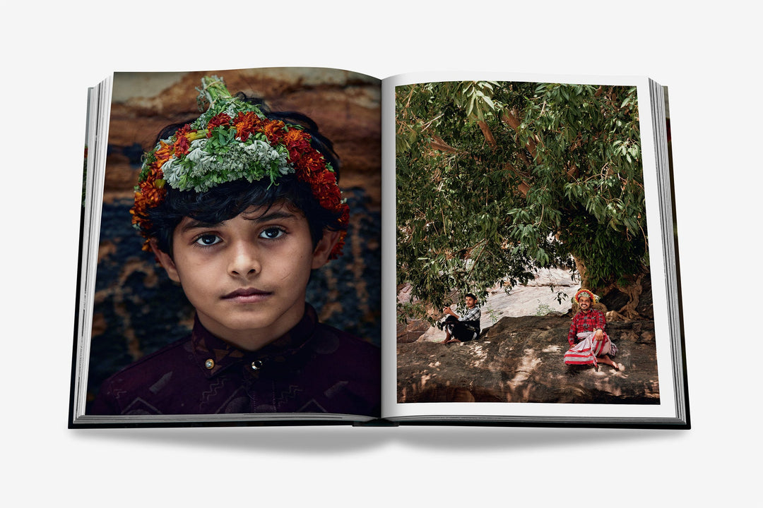 Sách ASSOULINE Saudi Arabia: Flower Men - Kallos Vietnam