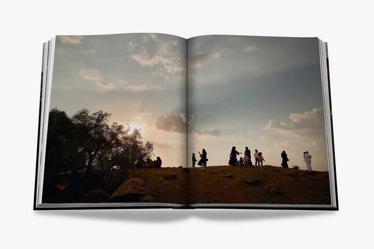 Sách ASSOULINE Saudi Arabia: Flower Men - Kallos Vietnam