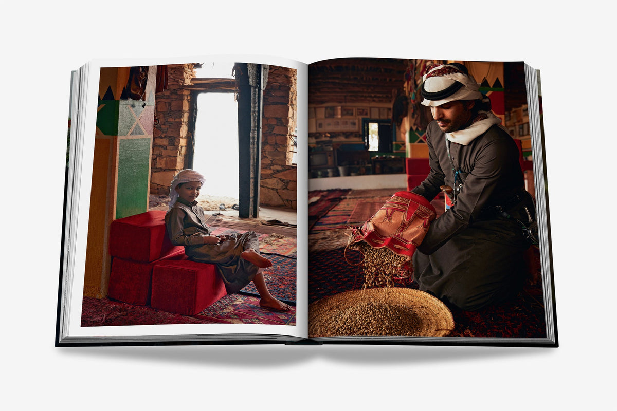 Sách ASSOULINE Saudi Arabia: Flower Men - Kallos Vietnam