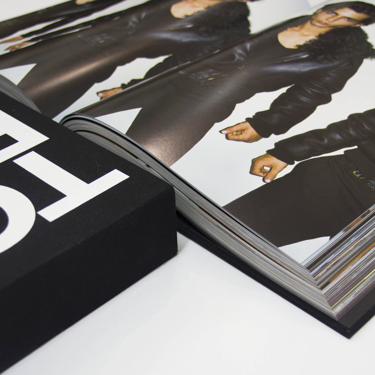 Sách TOM FORD #Black - Kallos Vietnam