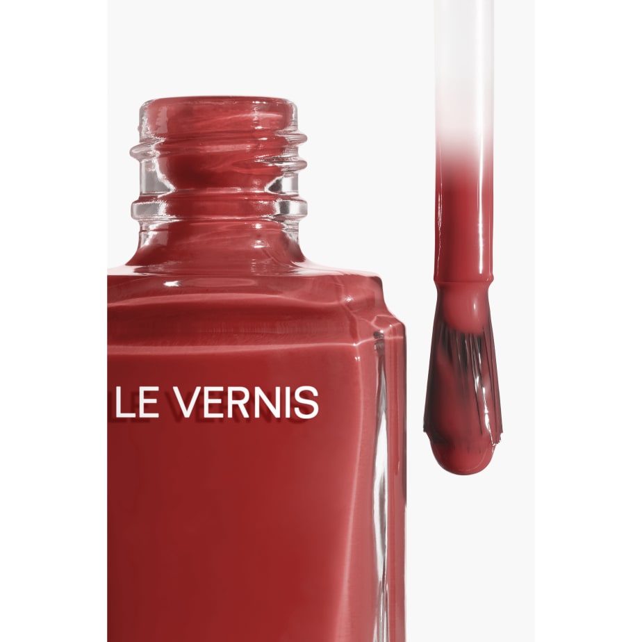 Sơn Móng Tay CHANEL Le Vernis #123 Fabuliste - A Terracotta Red
