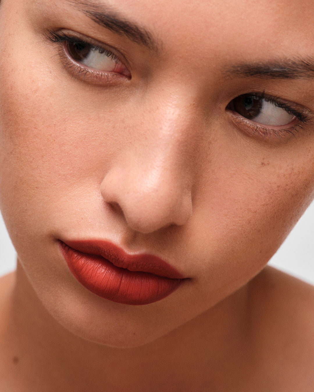 Son PRADA Monochrome Hyper Matte Lipstick #O77 Arancio - Kallos Vietnam