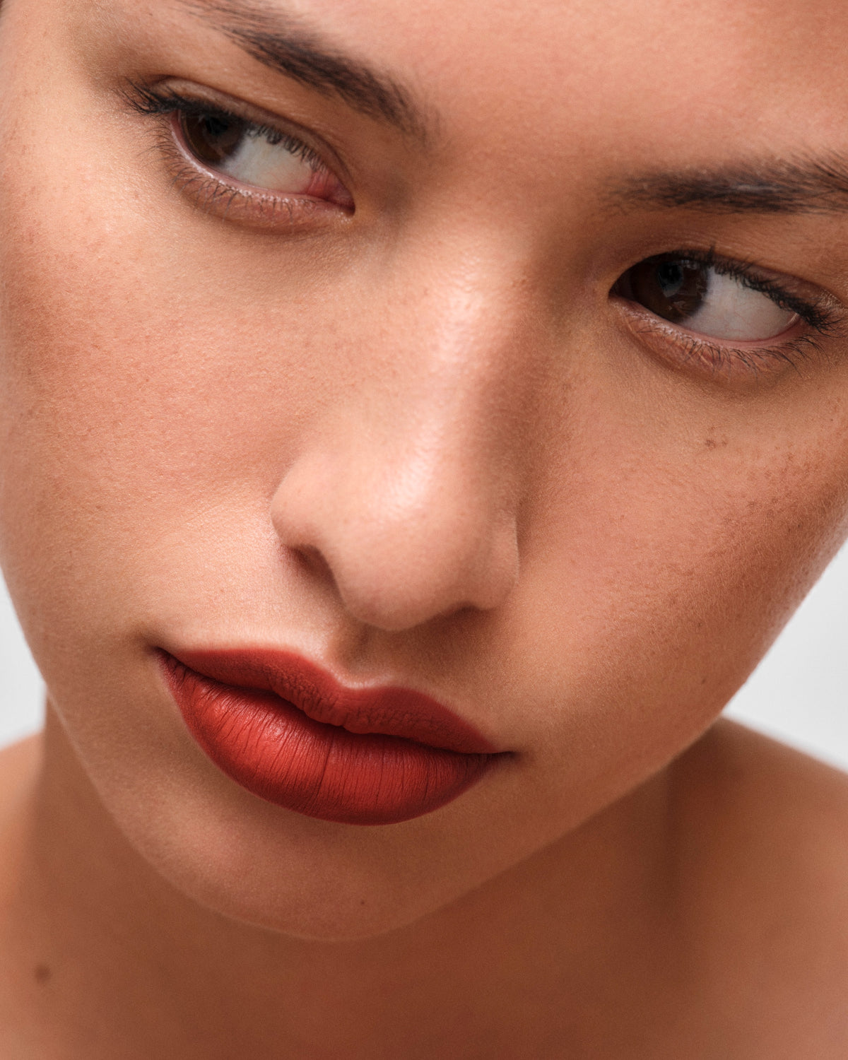 Son PRADA Monochrome Hyper Matte Lipstick #O77 Arancio - Kallos Vietnam