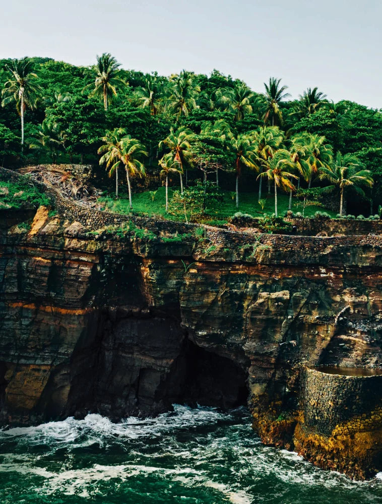 Tạp Chí Condé Nast Traveller (UK) Magazine #March 2025 - Kallos Vietnam