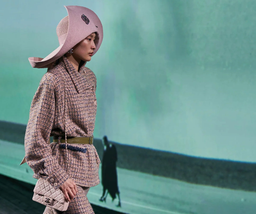 Tạp Chí ELLE (UK) Magazine #November 2024 - Kallos Vietnam