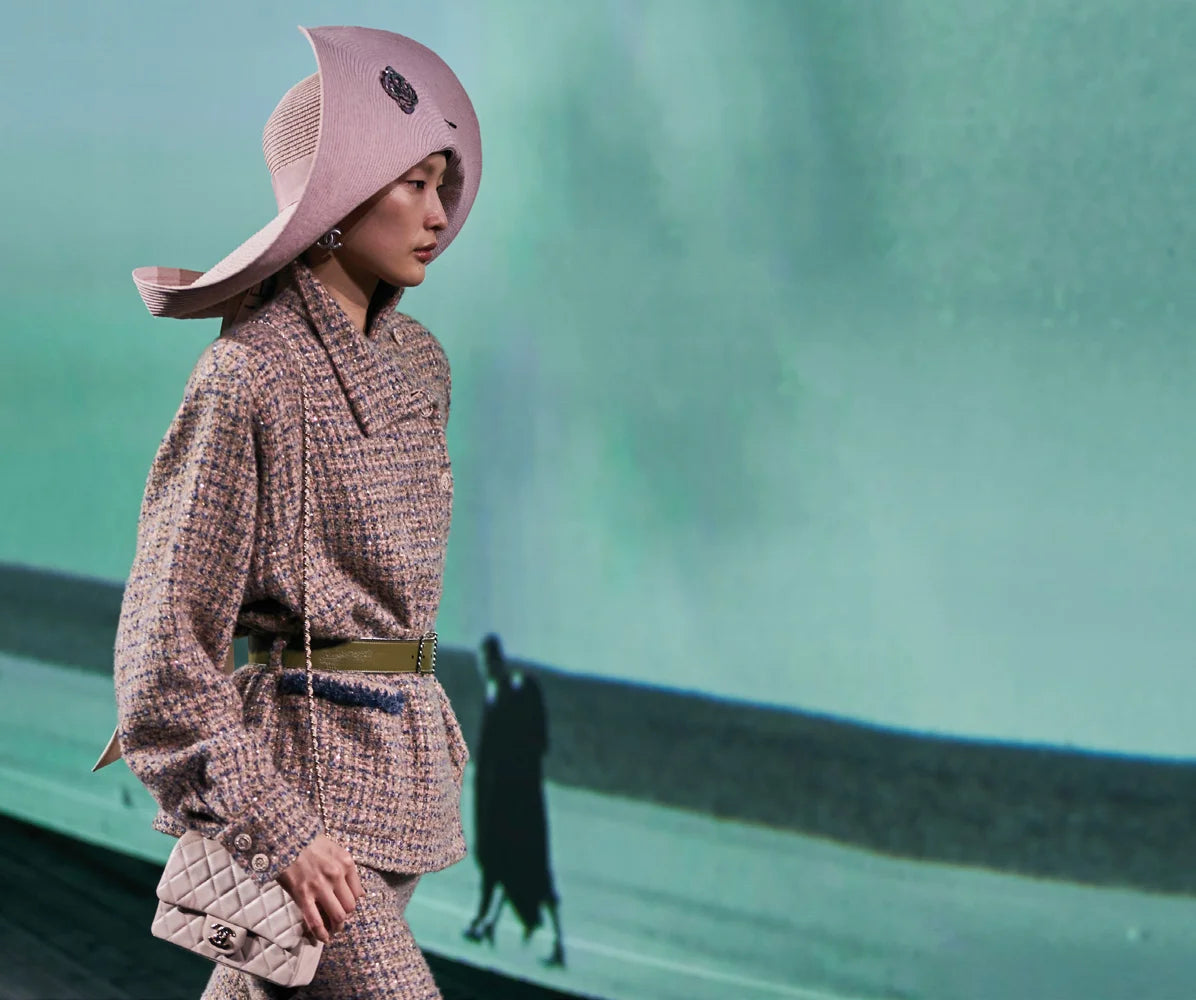 Tạp Chí ELLE (UK) Magazine #November 2024 - Kallos Vietnam