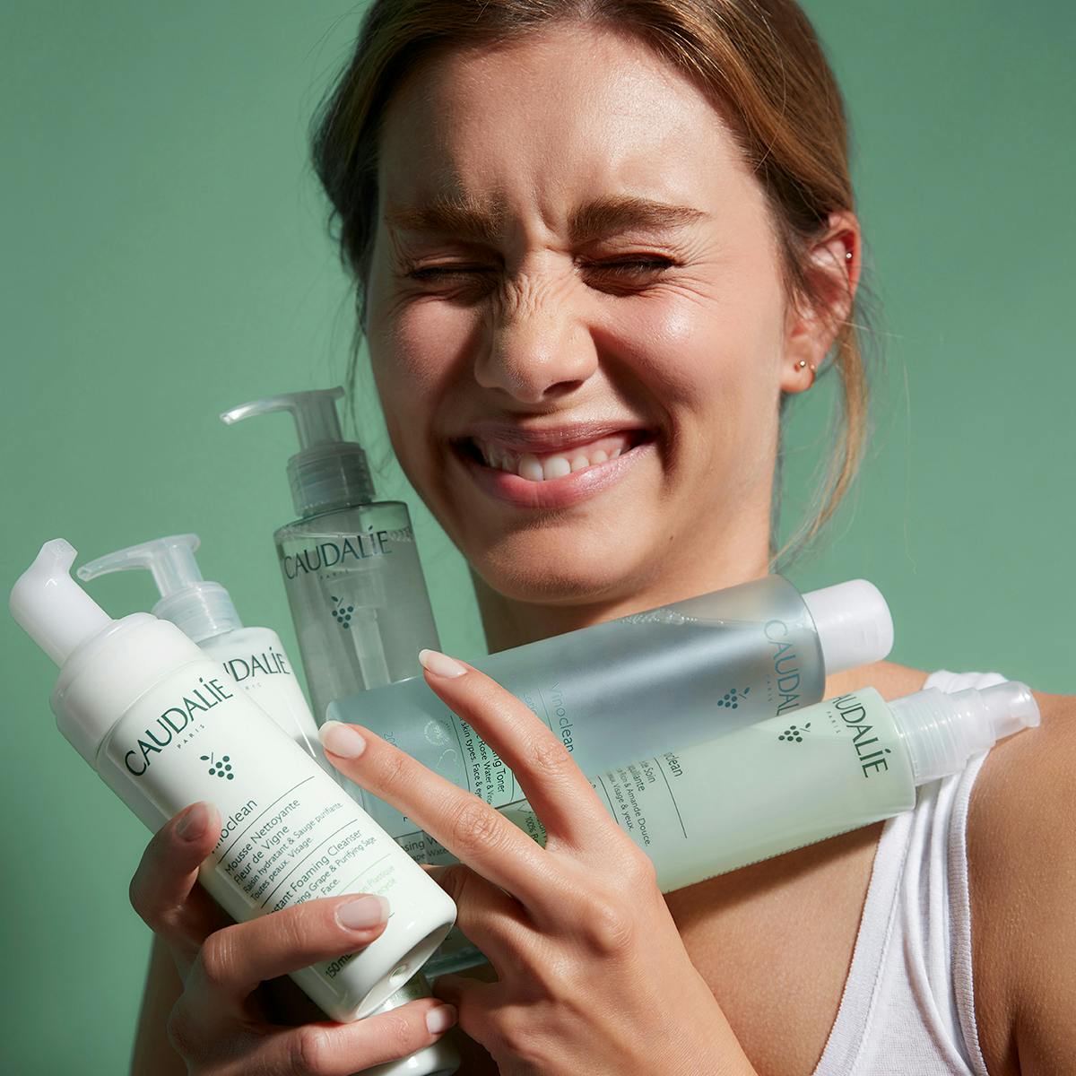 Tẩy Trang Caudalie Vinoclean Make-Up Removing Cleansing Oil #150 mL