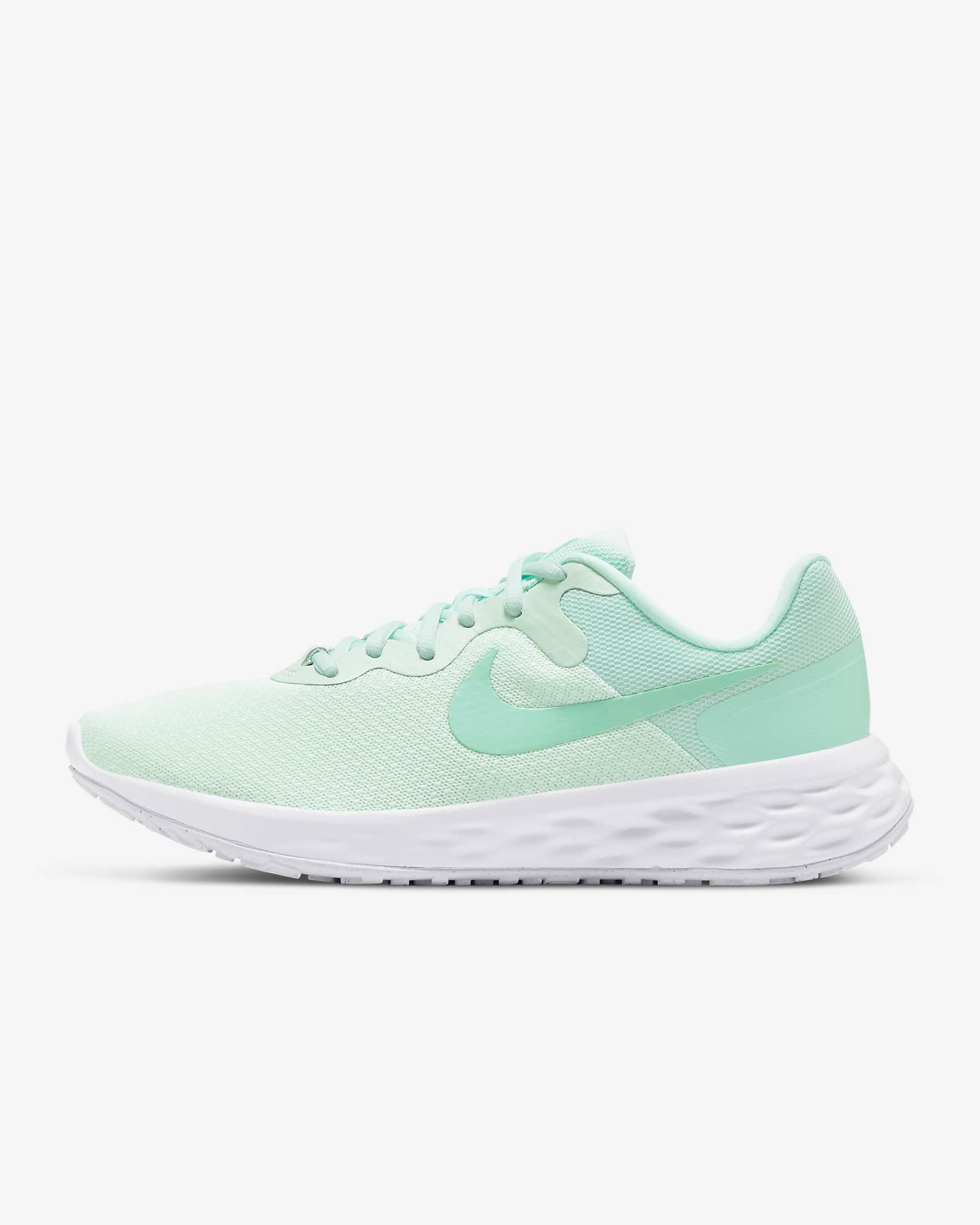 Nike on sale tanjun mint