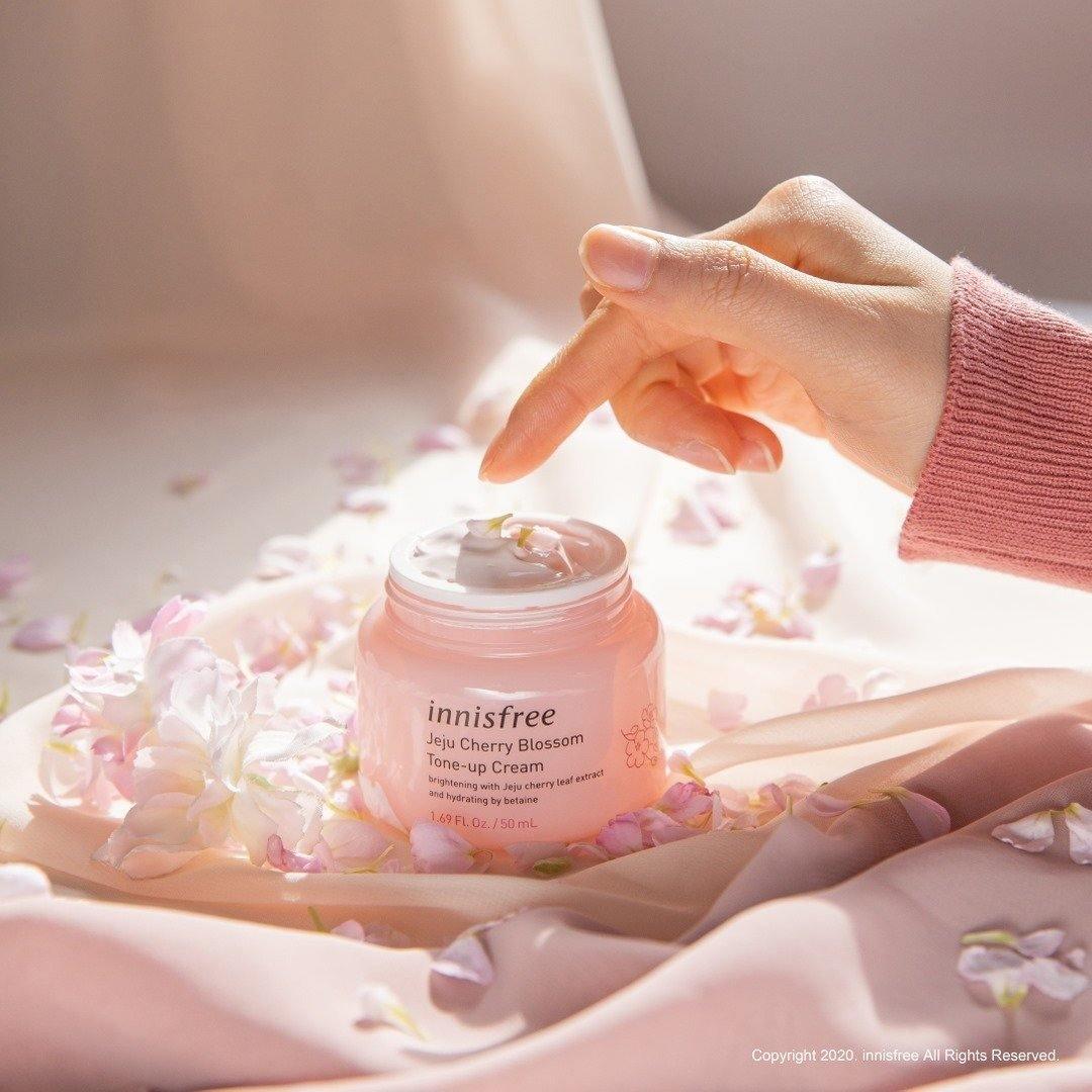 Kem Dưỡng Innisfree Jeju Cherry Blossom Tone Up Cream - Kallos Vietnam