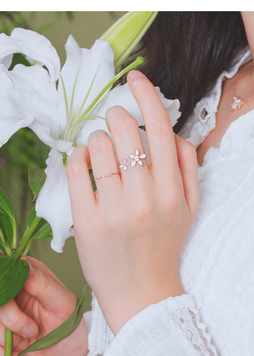 Nhẫn Wing Bling Lily Blossom Ring - Kallos Vietnam