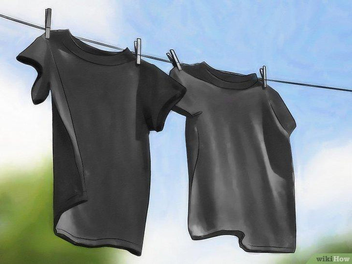 Cách xử lý quần áo đen bị phai bạc màu