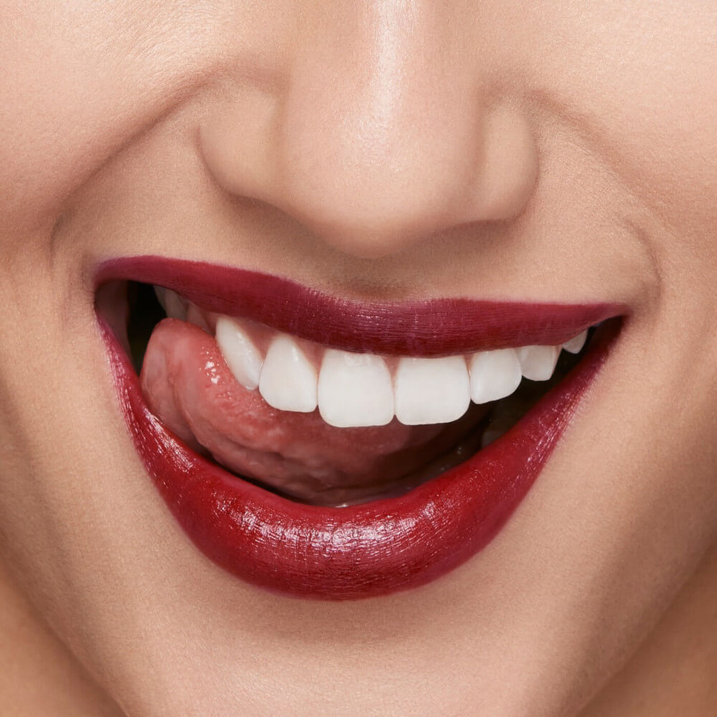 Son SHISEIDO Technosatin Gel Lipstick #424 Quantum Plum - Kallos Vietnam