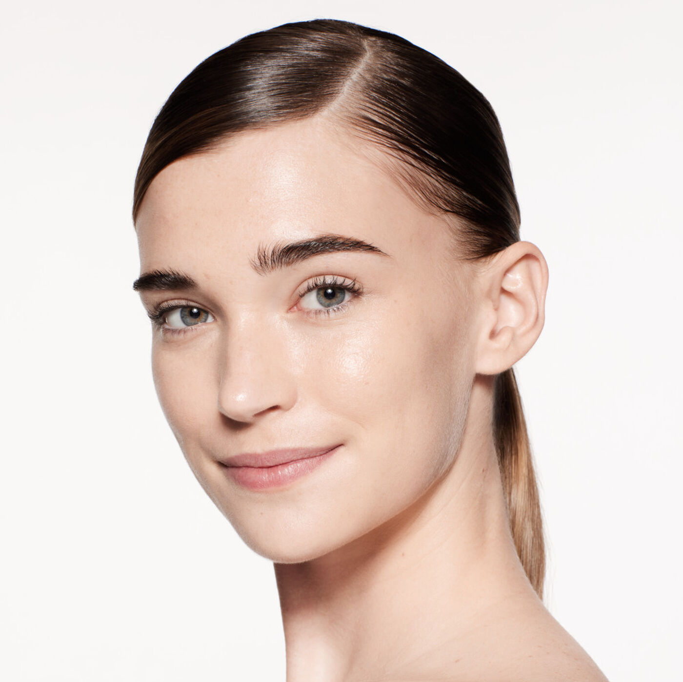 Kem Nền Shiseido RevitalEssence Skin Glow Foundation #130 Opal - Kallos Vietnam