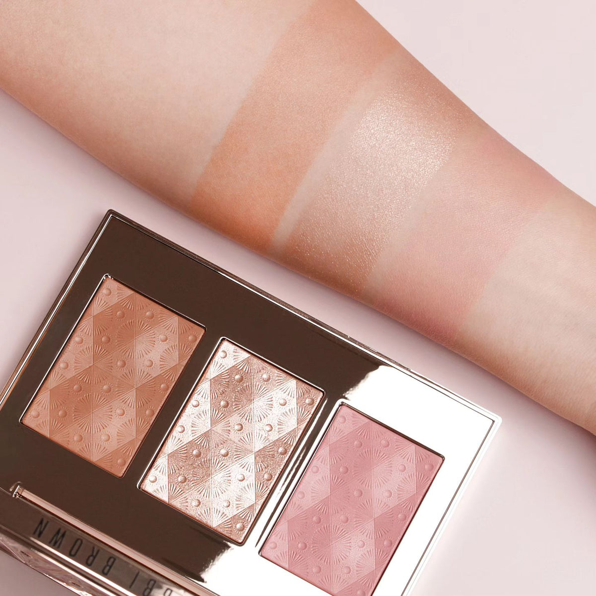 Phấn Má Hồng Bắt Sáng Bobbi Brown Luxe Cheek Highlight Palette - Kallos Vietnam