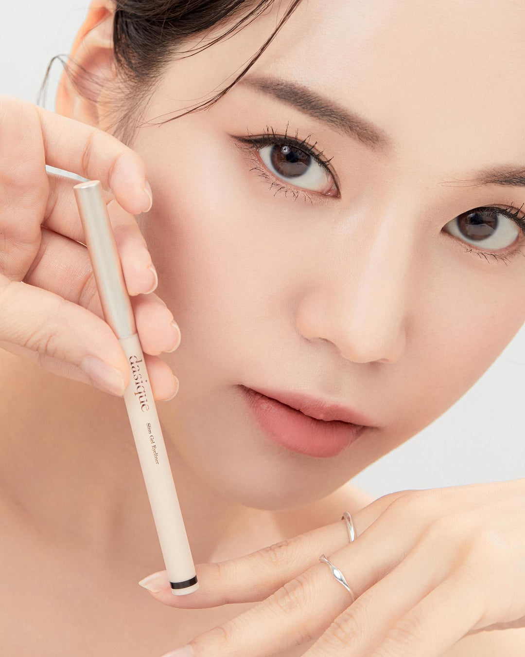 Kẻ Mắt Dasique Liquid Pen Eyeliner - Kallos Vietnam