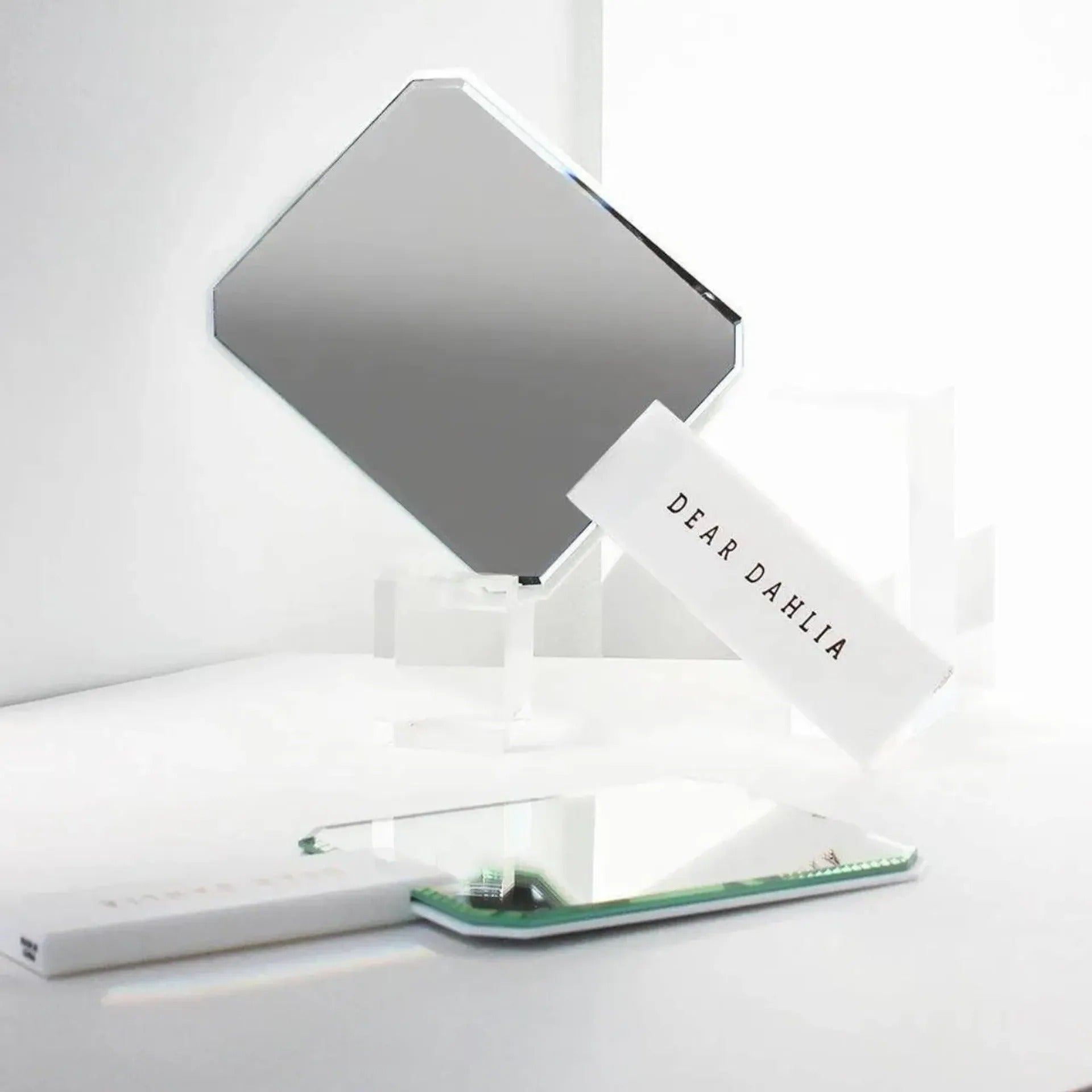Gương Dear Dahlia Classic Octagon Hand Mirror - Kallos Vietnam