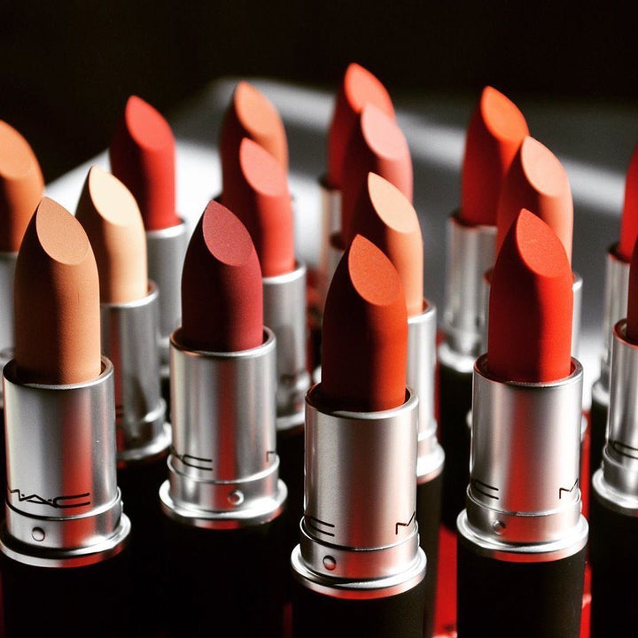 Son MAC Powder Kiss Lipstick 