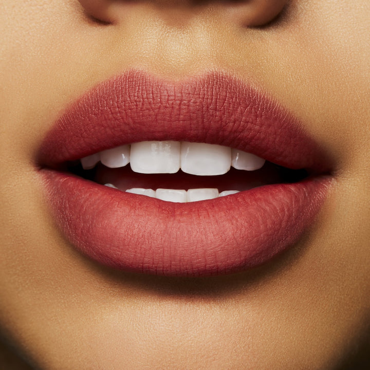 Son MAC Powder Kiss Lipstick 