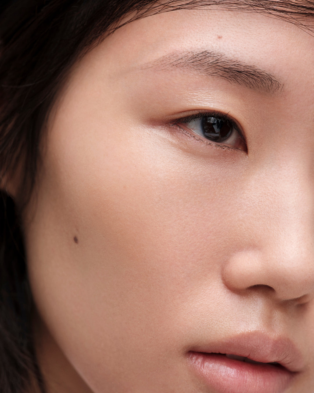 Phấn Nước PRADA Reveal Mesh Cushion Foundation #LN5 Light Neutral - Kallos Vietnam