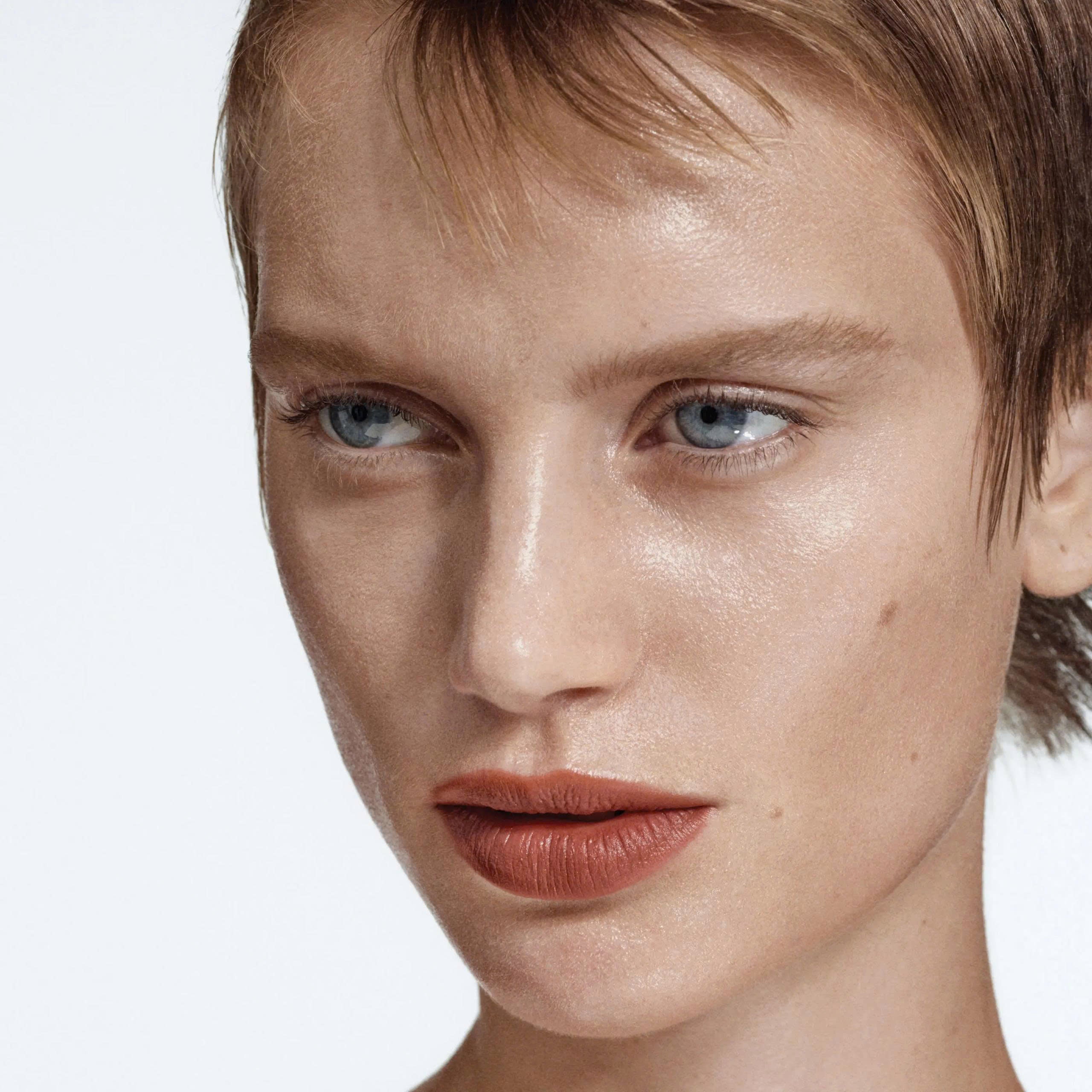 Son BYREDO Liquid Lipstick Matte #185 Calmer-Kallos