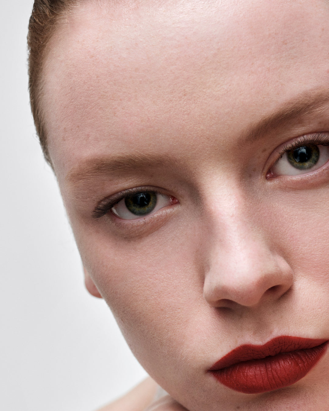 Son PRADA Monochrome Hyper Matte Lipstick #B06 Dragon - Kallos Vietnam