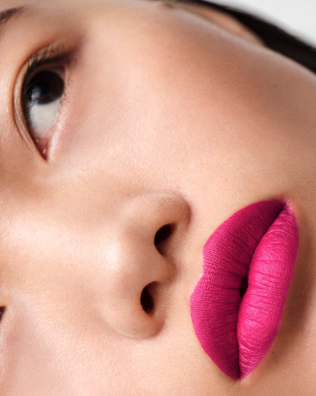 Son PRADA Monochrome Hyper Matte Lipstick #P55 - Fuschia - Kallos Vietnam