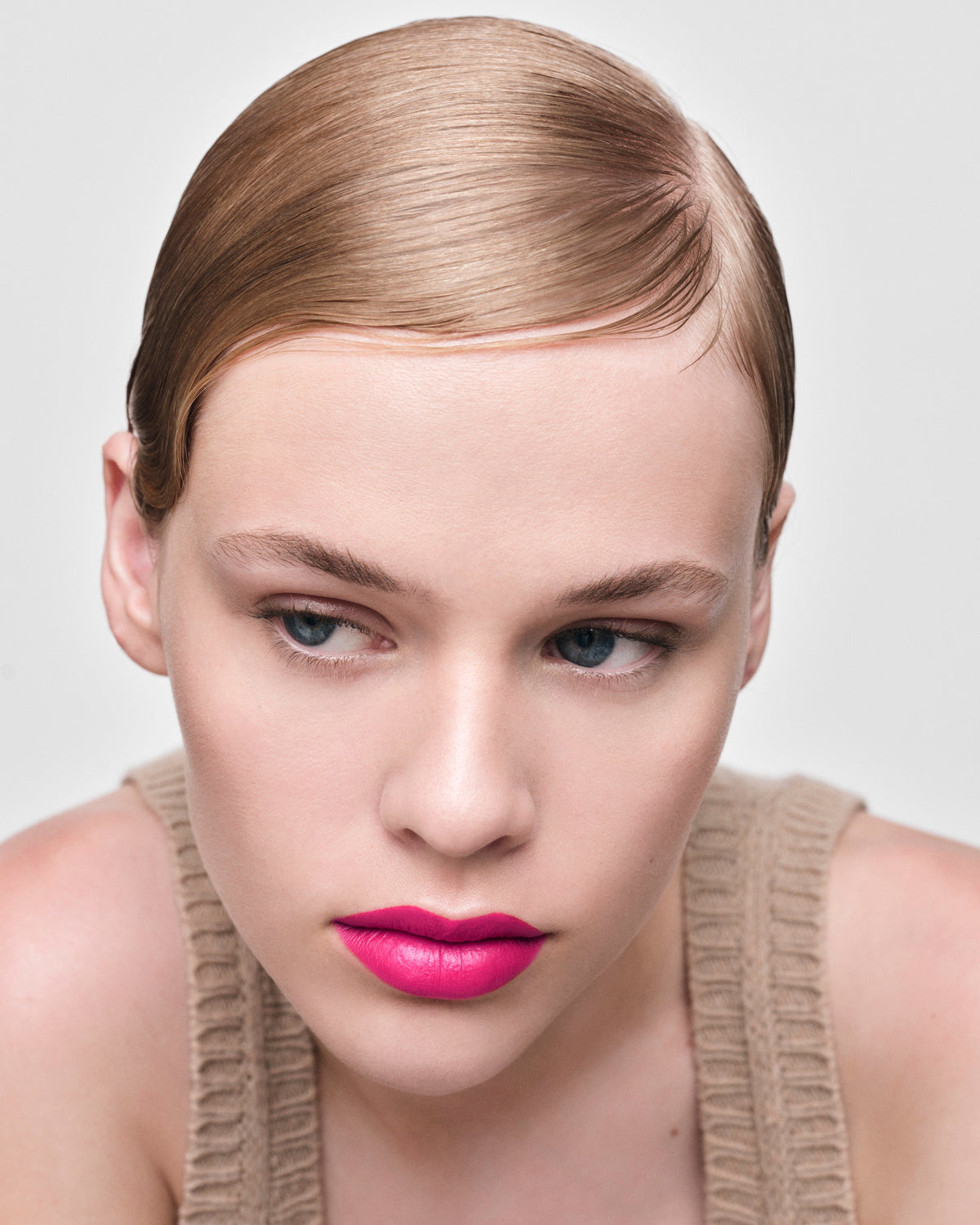 Son PRADA Monochrome Hyper Matte Lipstick #P55 - Fuschia - Kallos Vietnam