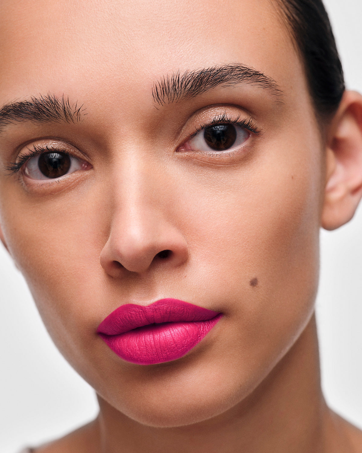 Son PRADA Monochrome Hyper Matte Lipstick #P55 - Fuschia - Kallos Vietnam