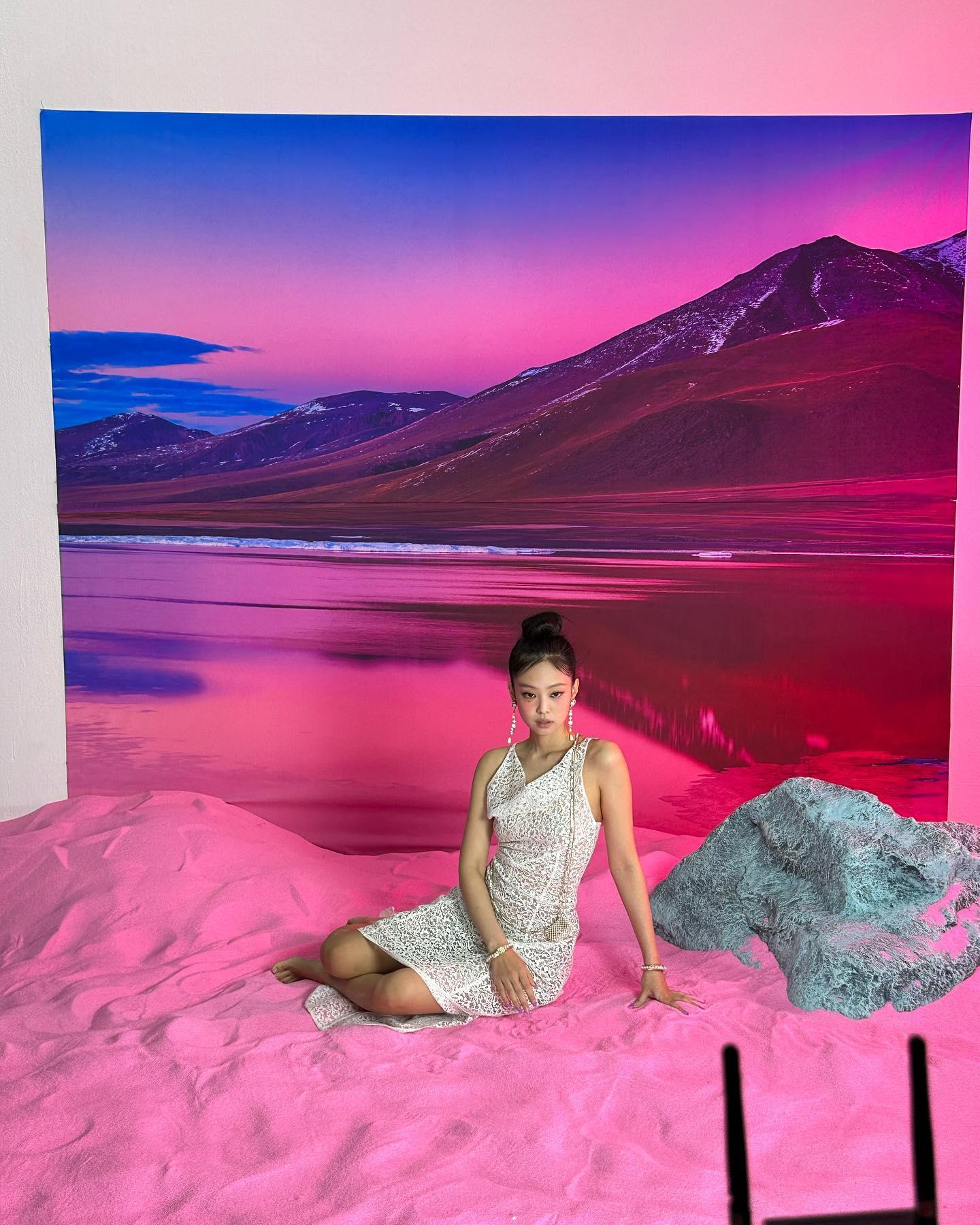 Tạp Chí Vogue Japan Jenny July 2023 - Kallos Vietnam