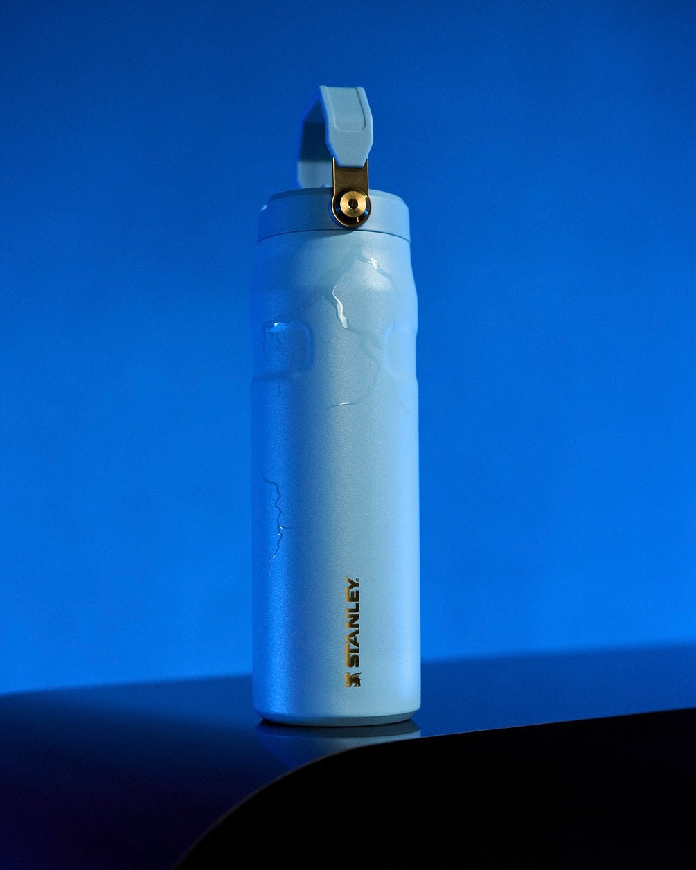Bình Nước STANLEY IceFlow Aerolite Bottle Flip Straw 2.0 #Messi Striker Blue-Kallos
