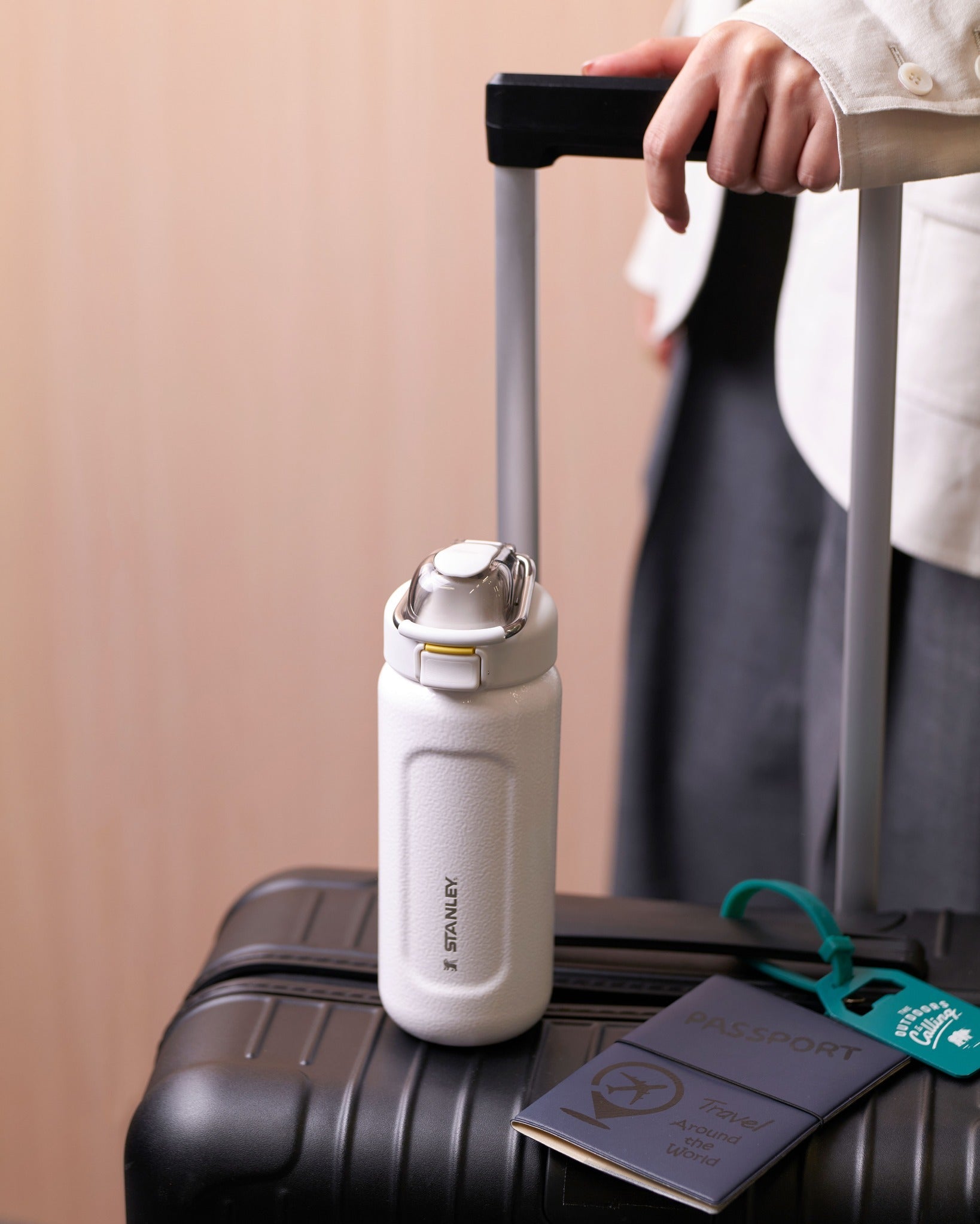 Bình Nước STANLEY Wellspring Bottle #Hammertone Frost White-Kallos