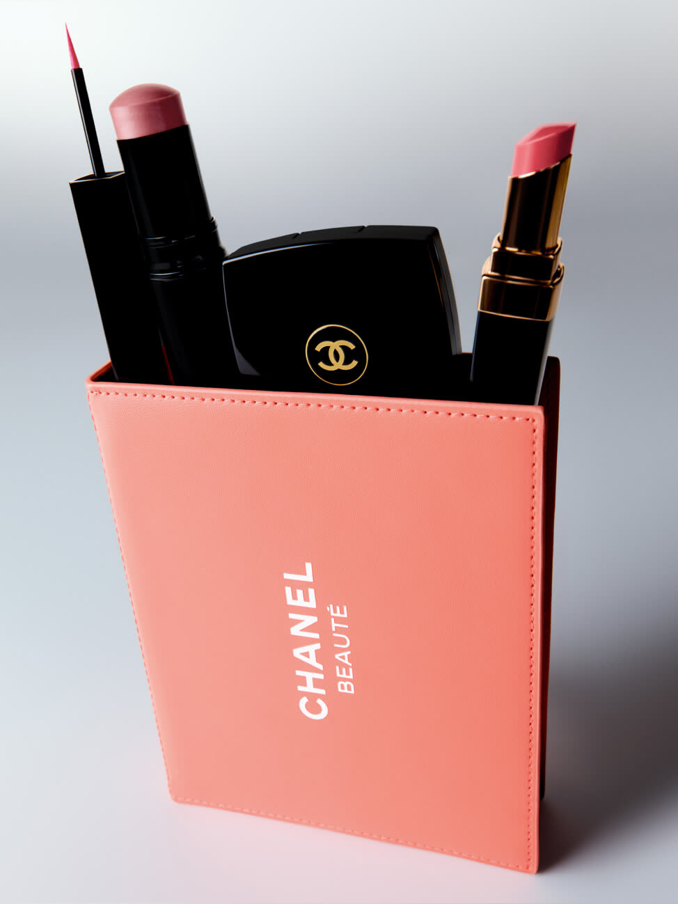 Bộ Quà Tặng CHANEL Makeup Takeaways The Nature Getaway Set