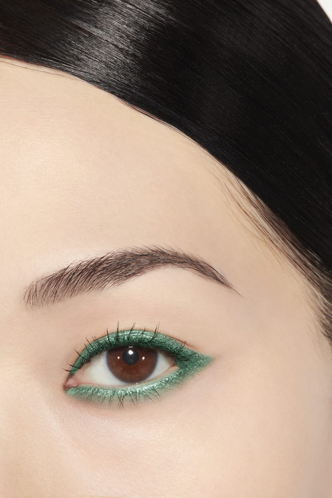 Bút Kẻ Mắt CHANEL Stylo Yeux Waterproof #90 Vert Lagon-Kallos