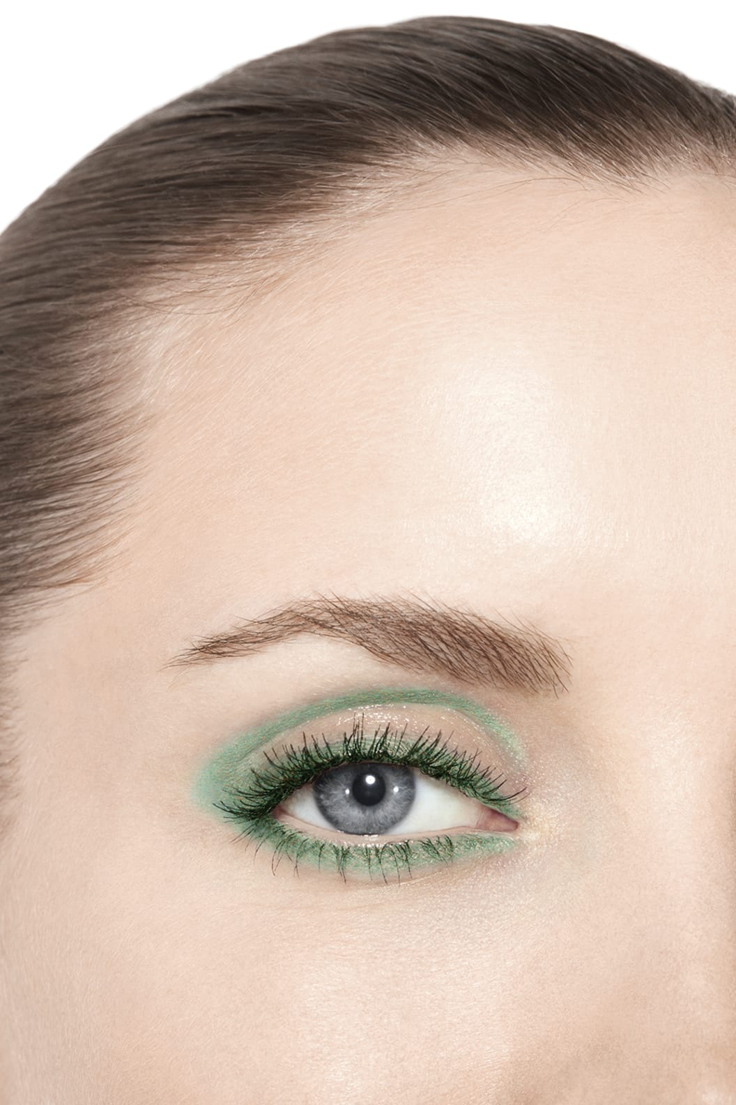 Bút Phấn Mắt CHANEL Stylo Ombre Et Contour #60 Vert Titanium-Kallos
