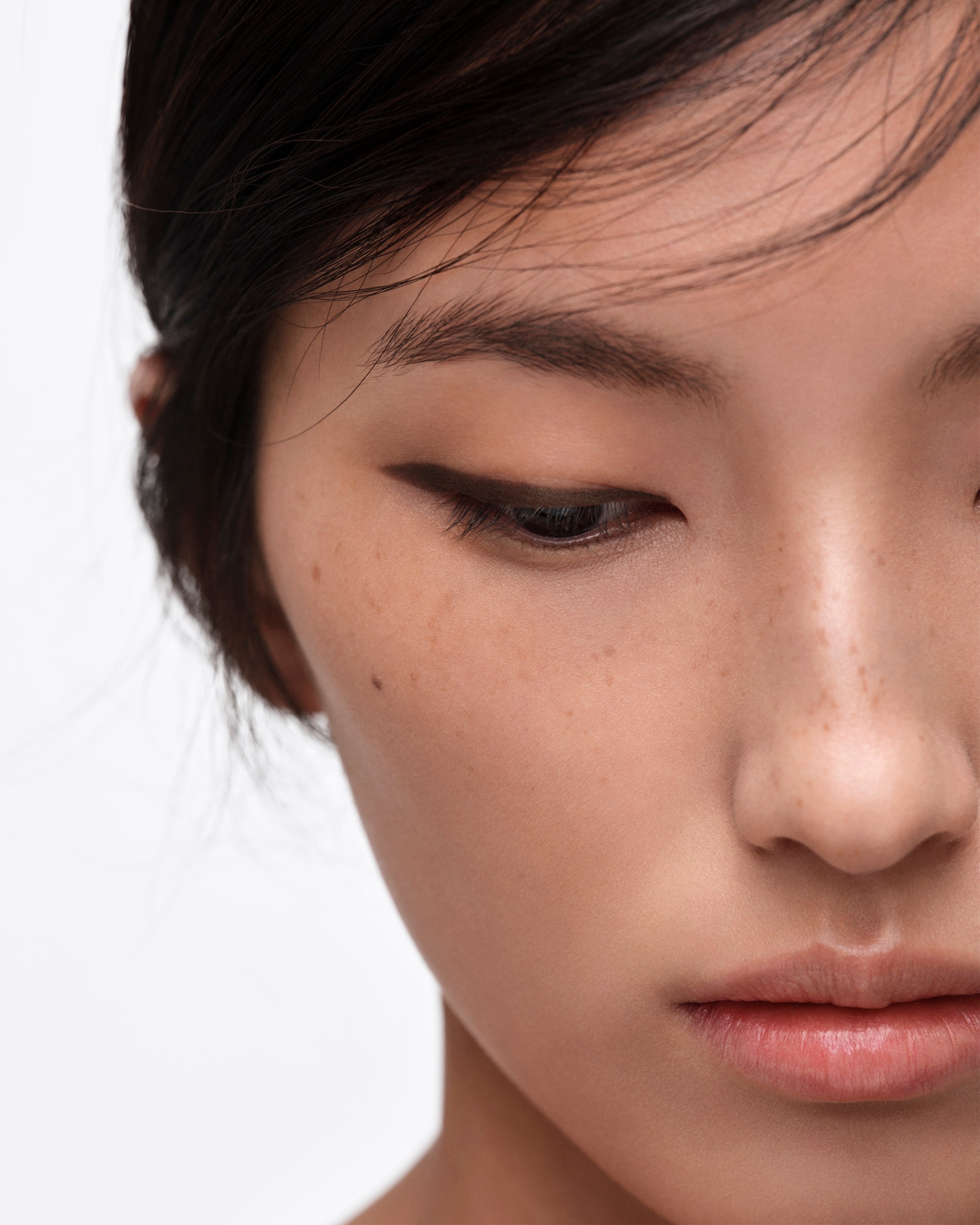 Chì Kẻ Mắt PRADA Durable Gliding Eye Pencil #04 Ember-Kallos