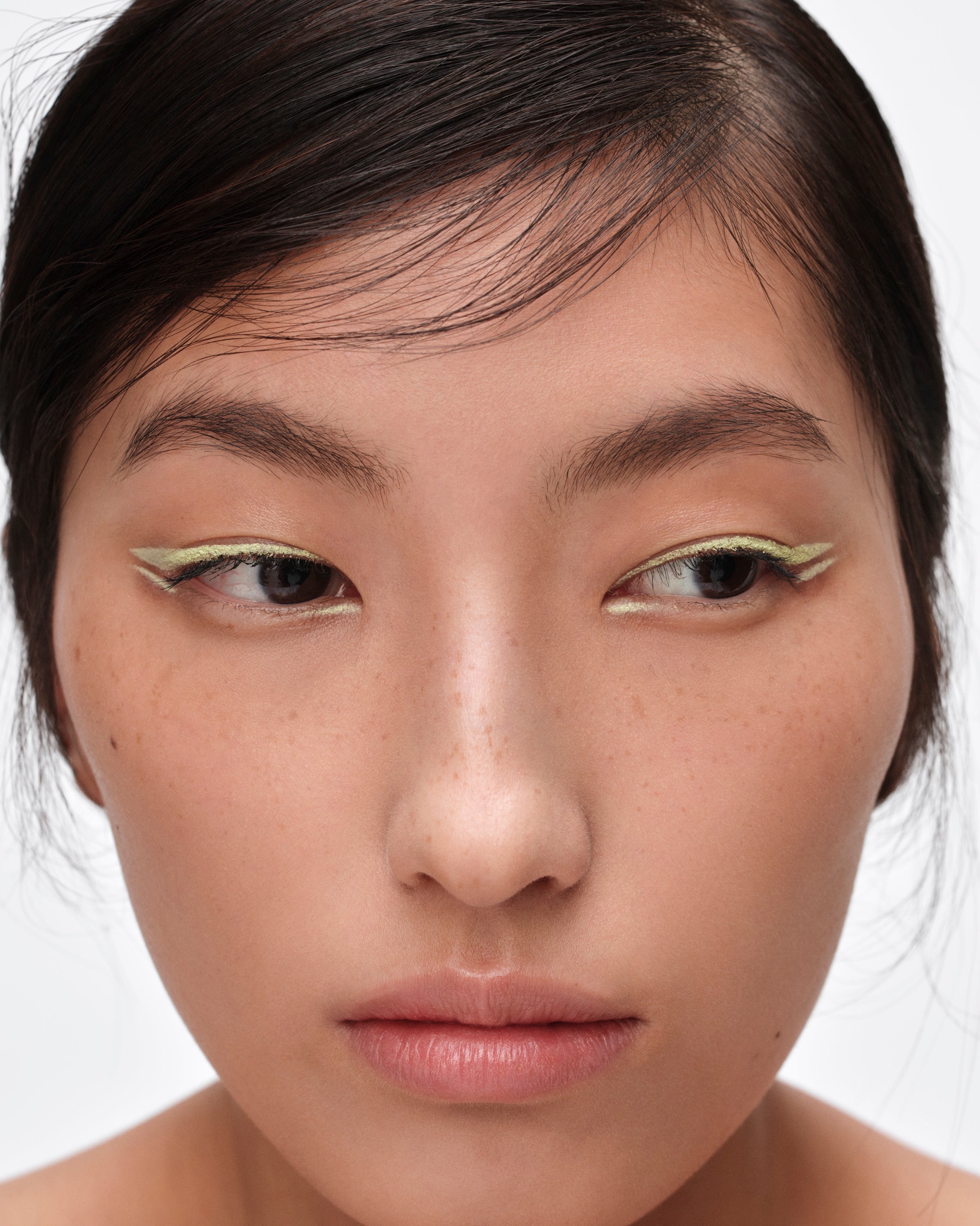 Chì Kẻ Mắt PRADA Durable Gliding Eye Pencil #07 Menta-Kallos