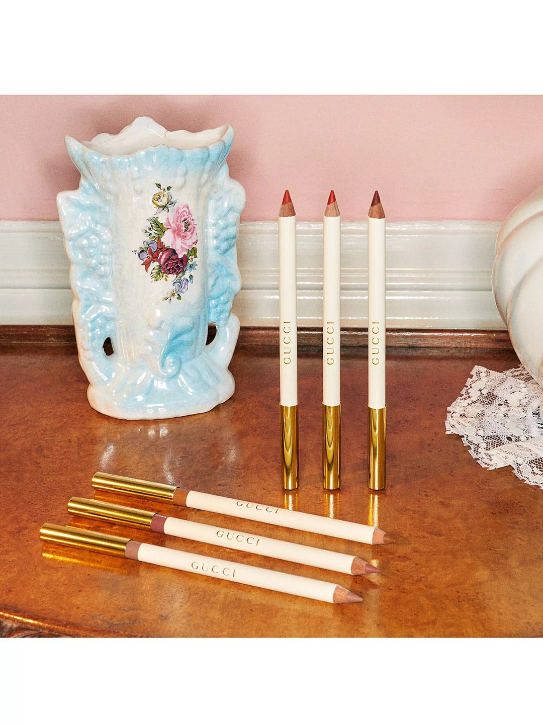 Chì Viền Môi GUCCI Crayon Contour Des Lèvres Lip Pencil #01 Pinky Beige