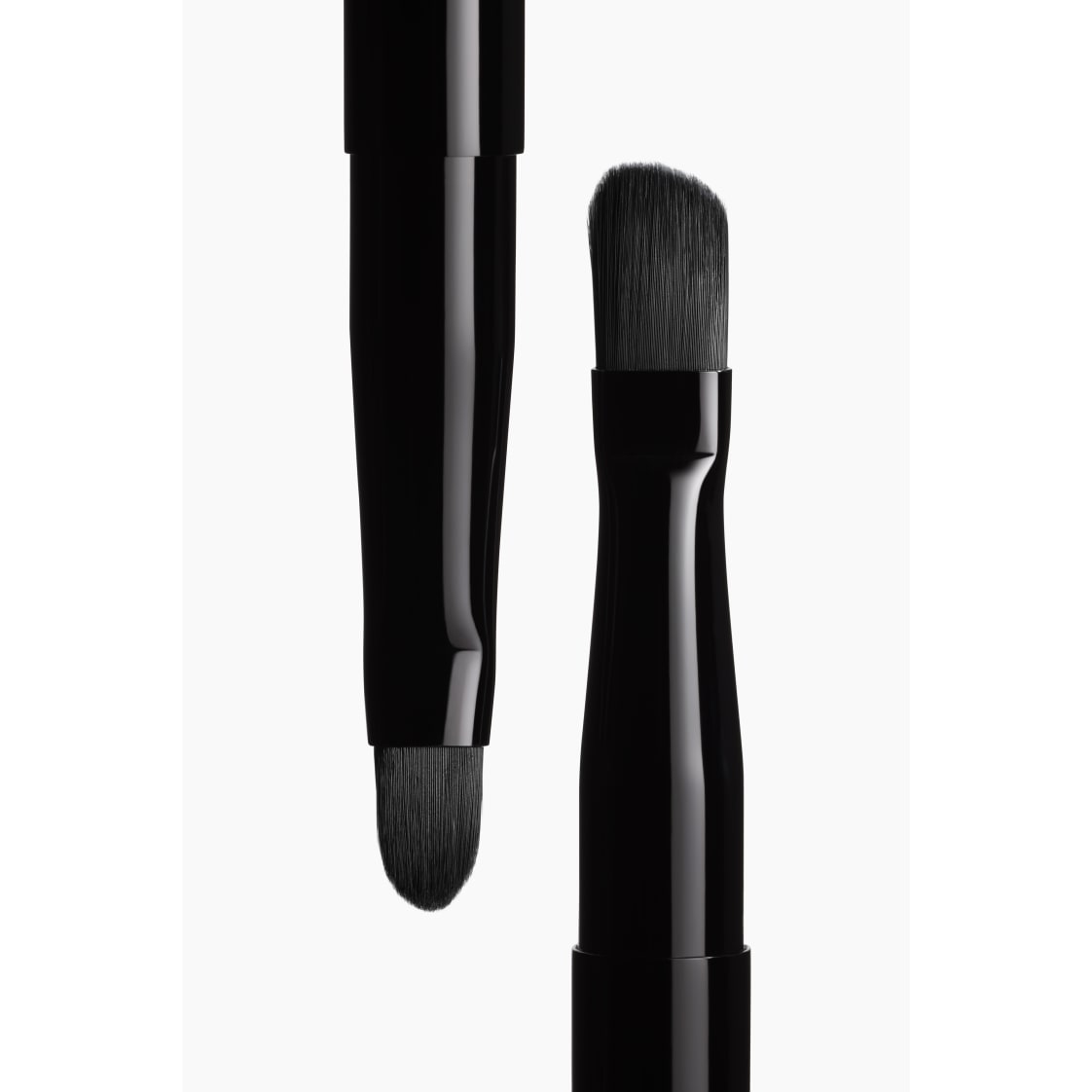 Cọ Môi CHANEL Les Pinceaux De Chanel Dual-Ended Lip Brush N°300-Kallos