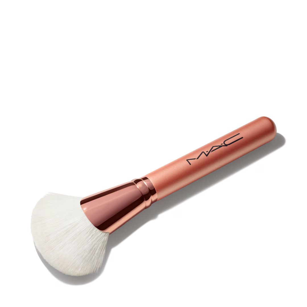 Cọ Tạo Khối MAC 143S Bronzer Fan Brush