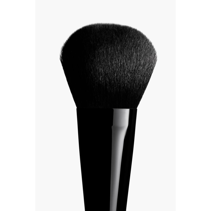 Cọ Trang Điểm CHANEL Les Pinceaux de Chanel Blush Brush N°110 - Kallos Vietnam